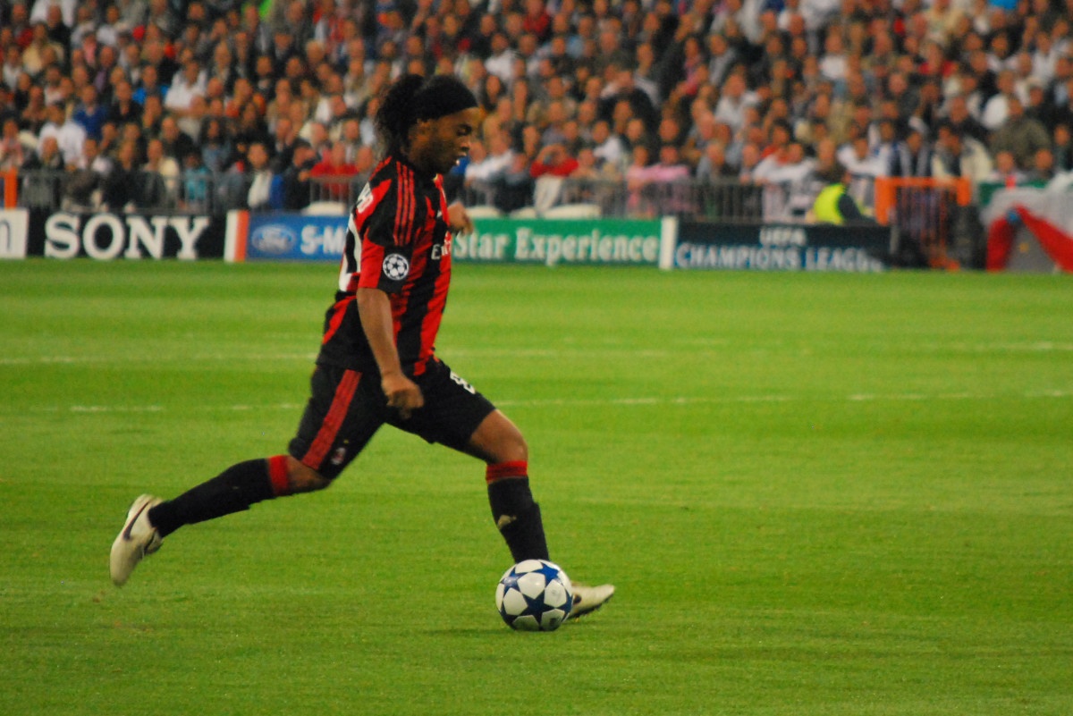 File:Ronaldinho Real Madrid-Milan.jpg - Wikimedia Commons