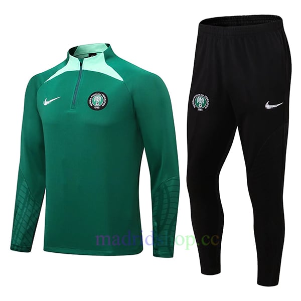 Camisetas de futbol y pantalones baratos